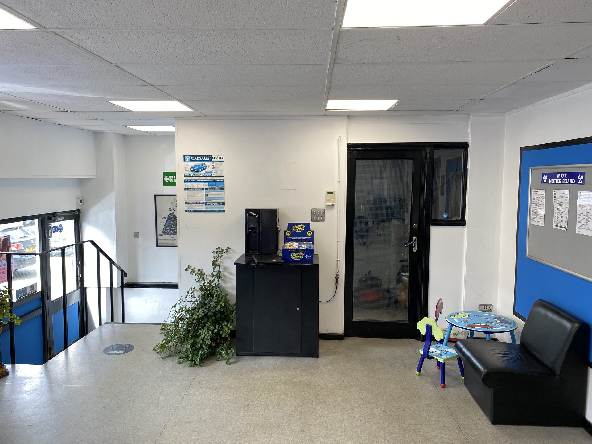 HiQ Northampton reception before refurbishment