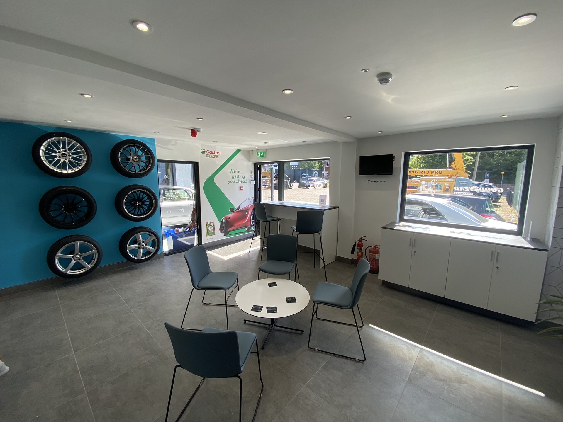 HiQ Redditch customer lounge and workshop viewing area