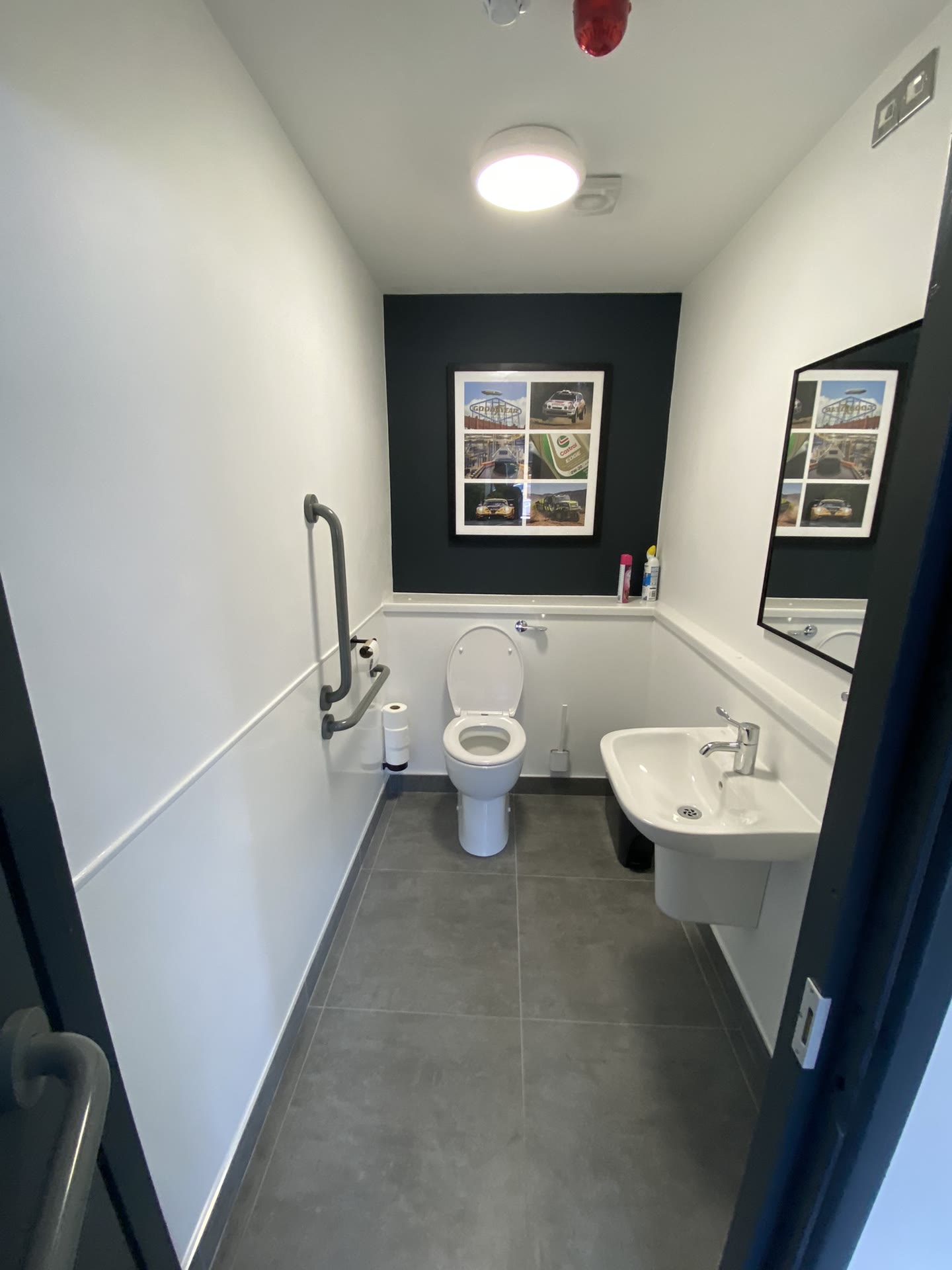 HiQ Redditch toilet after refurbishment