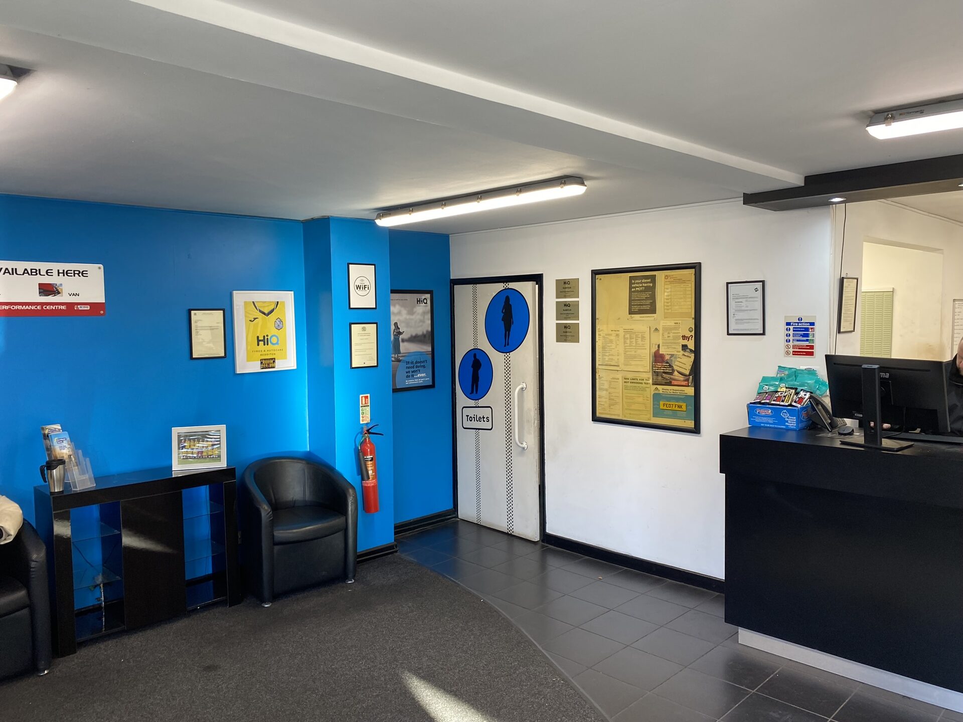 HiQ Redditch waiting area before refurbishment